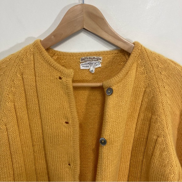 SOLD     Vntg Hudsons Bay 100% Pure Virgin Wool Mustard Yellow Knit Cardigan - Picture 3 of 8